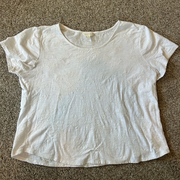 ADiva white embroidered short sleeve crewneck. Classic white T with a flare. XL - Picture 1 of 11